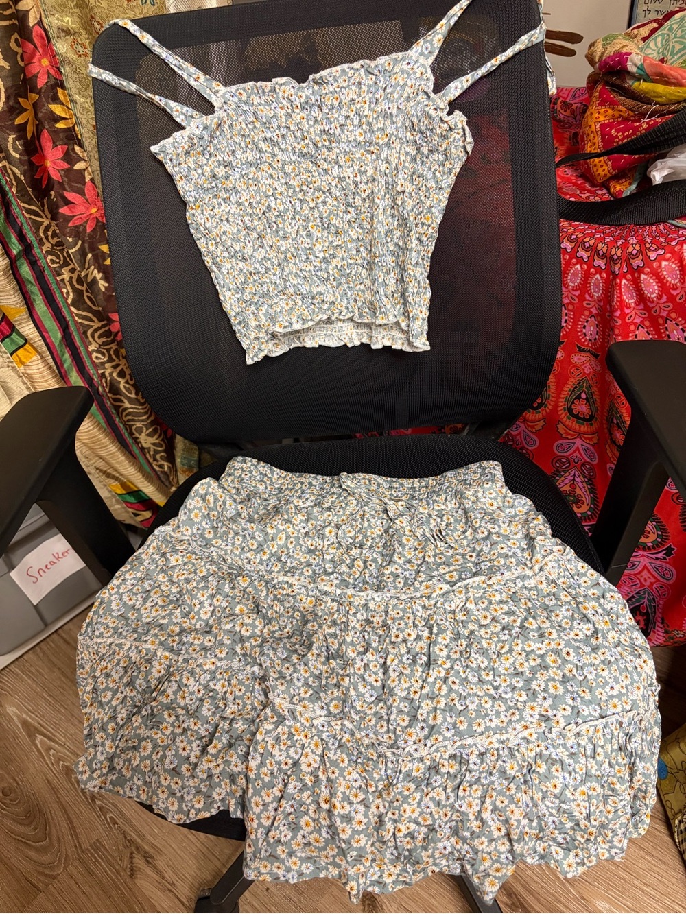 Floral 2pc set Crop Top & mini  Skirt Blue White & Yellow smocked tie top new XS